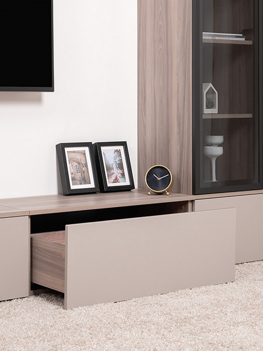 Роквуд Тумба под ТВ 16.54.01, цвет корпус ДСП эмили блаш/фасады МДФ крем, ШхГхВ 76,8х36,8х32 см.